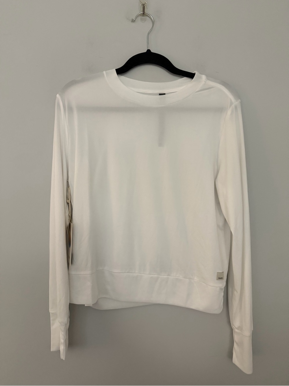 Vuori NWT Daydream Long Sleeve Crew in White Size Medium - Picture 2 of 8